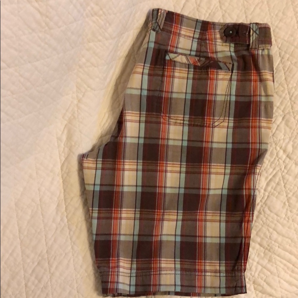 Maurice’s plaid shorts sz 17/18